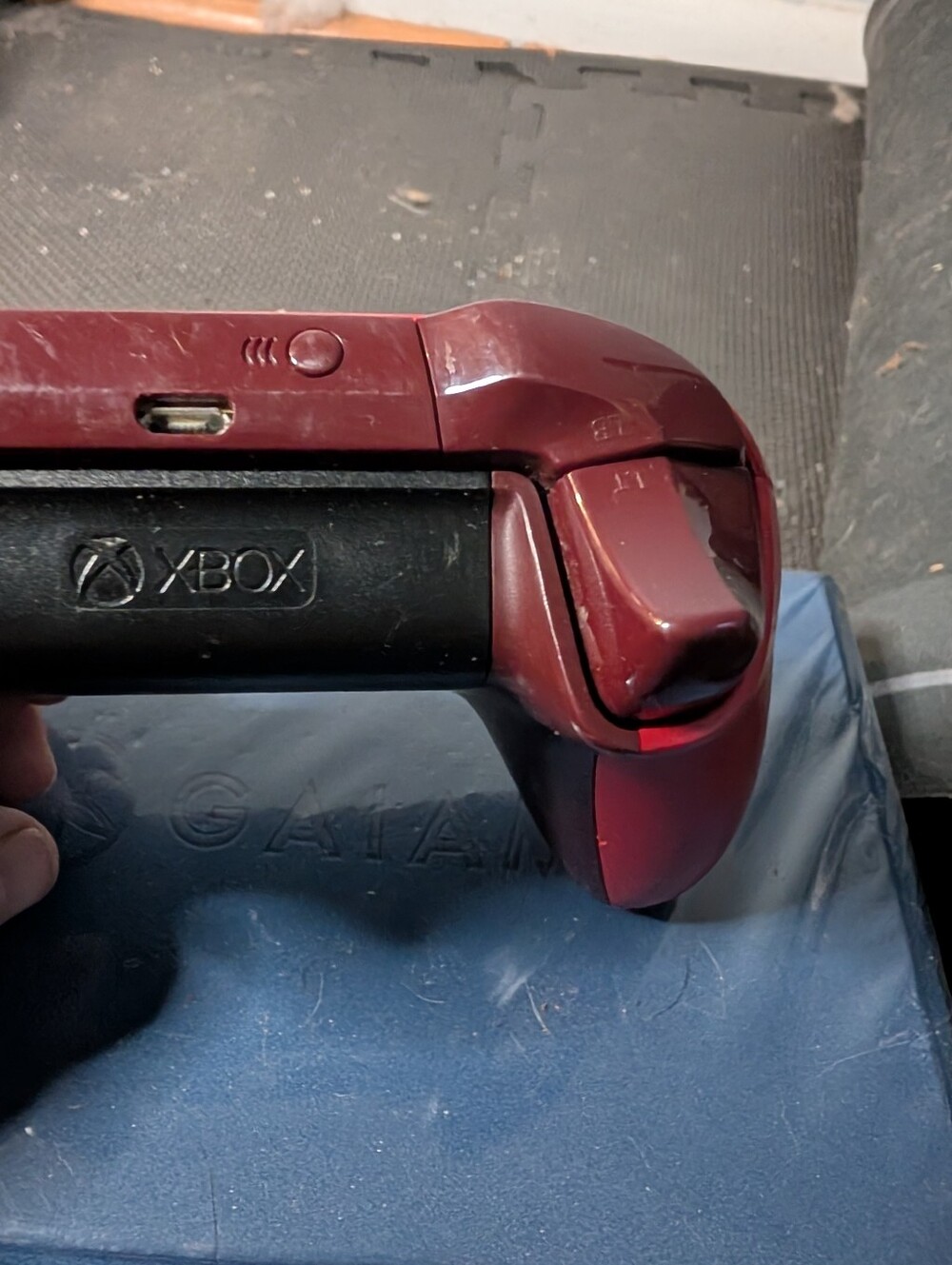 Microsoft Xbox One Controller In Red - Picture 6 of 10